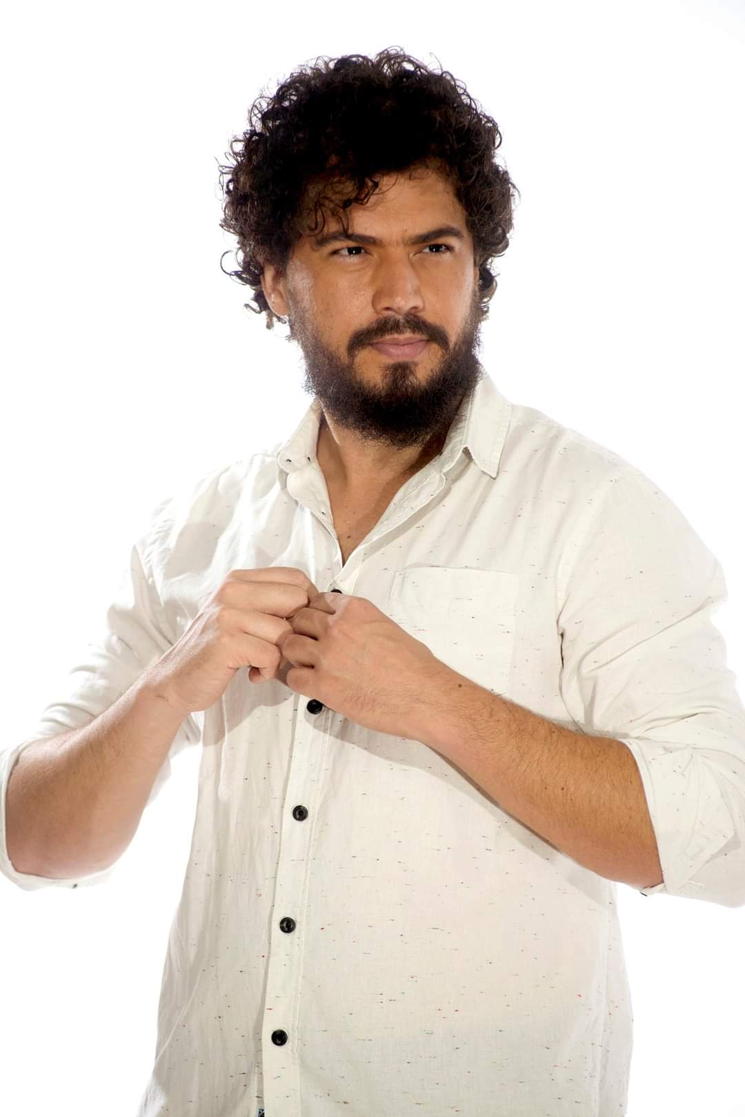 Cassilandense &eacute; contratado pela Globo para atuar na novela Renascer; ou&ccedil;a a entrevista exclusiva