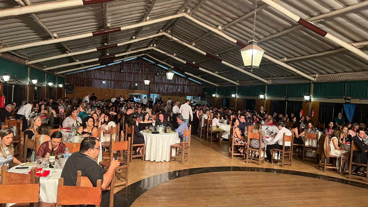 Queijo e Vinho: mais um grande sucesso do Rotary e Casa da Amizade; veja fotos e vídeos