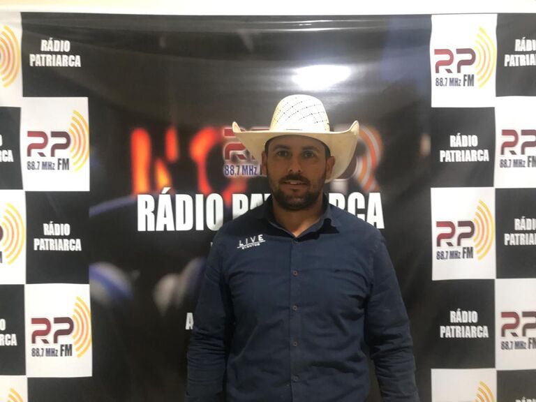 Richard comenta o rodeio em touros e responde perguntas de ouvintes da Rádio Patriarca