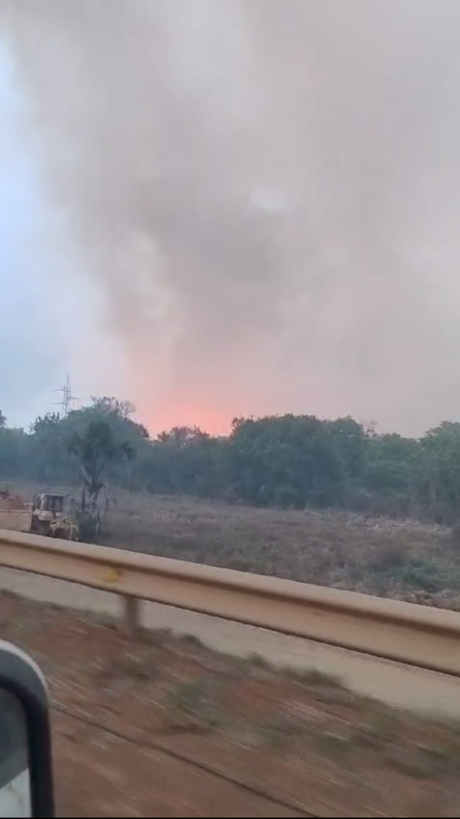 Fogo é visto da região do Galheiro