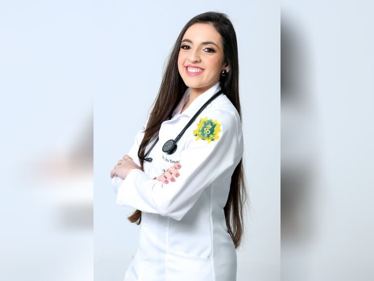 Dra. Lívia Fernanda fala sobre câncer no colo do útero e endometriose