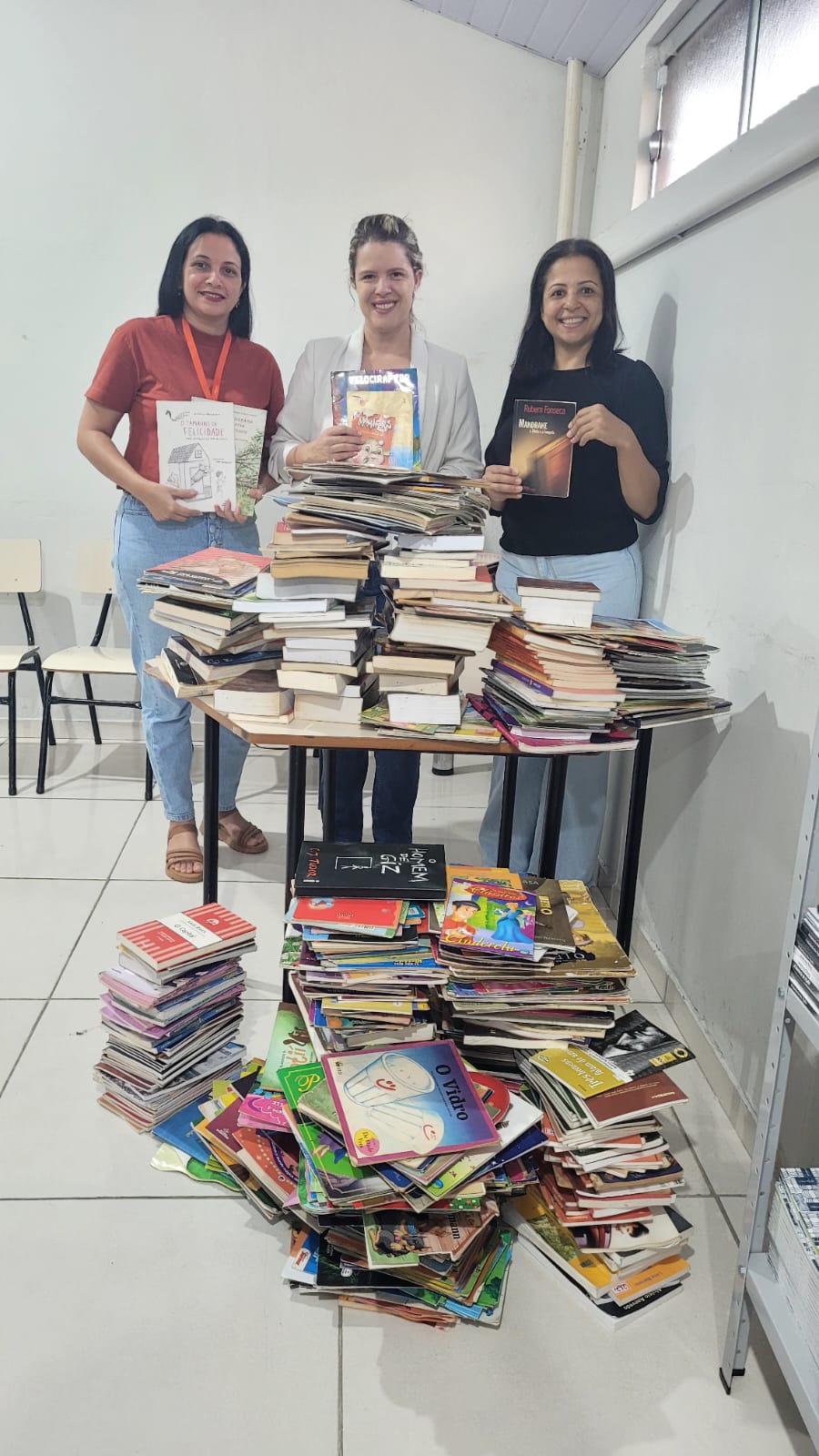 Campanha encerrada - Mais de 2 mil livros foram doados para a Prefeitura de Cassilândia