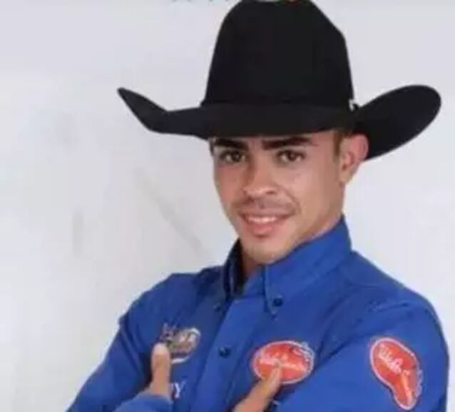 Peão de rodeio que fraturou a cabeça durante montaria em Inocência ganha alta hospitalar