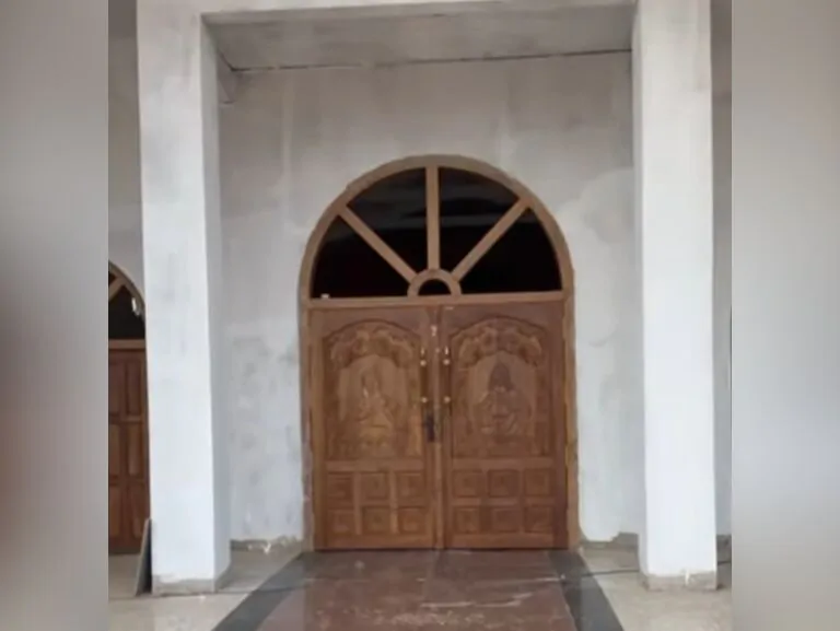 Igreja do Aporé/GO adia inauguração para 2026 devido a atraso na entrega de vitrais