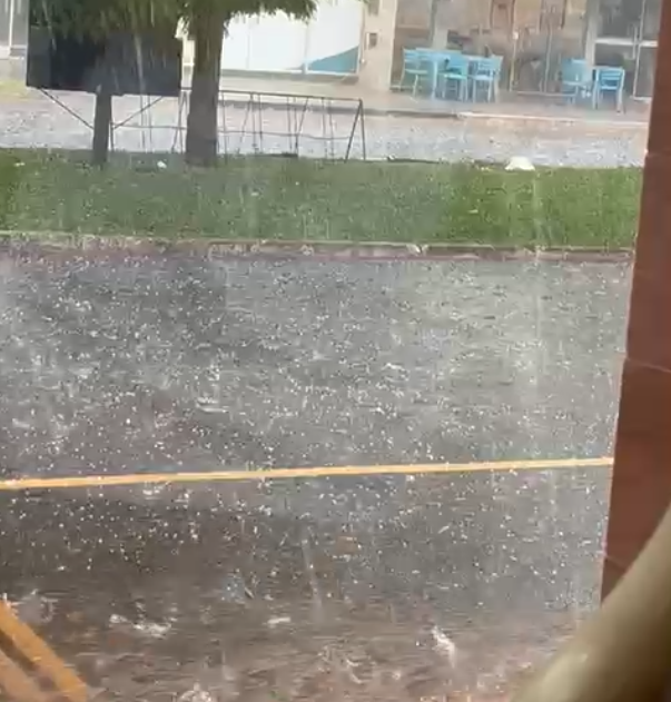 Chapad&atilde;o do Sul: chuva de granizo durou 10 minutos na manh&atilde; desta quarta-feira
