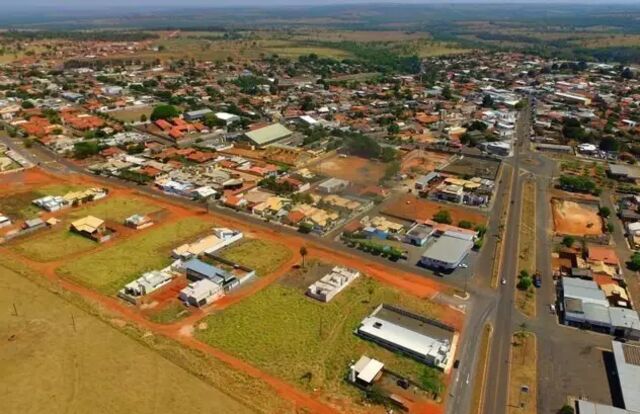 Motorista de ambul&acirc;ncia morre em colis&atilde;o com caminh&atilde;o boiadeiro na MS-112