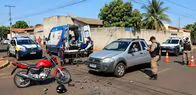 Colis&atilde;o entre picape e moto deixa mulher ferida em Cassil&acirc;ndia