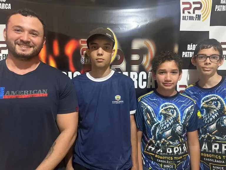 Alunos de Cassil&acirc;ndia representam o munic&iacute;pio em competi&ccedil;&atilde;o de rob&oacute;tica em Tr&ecirc;s Lagoas