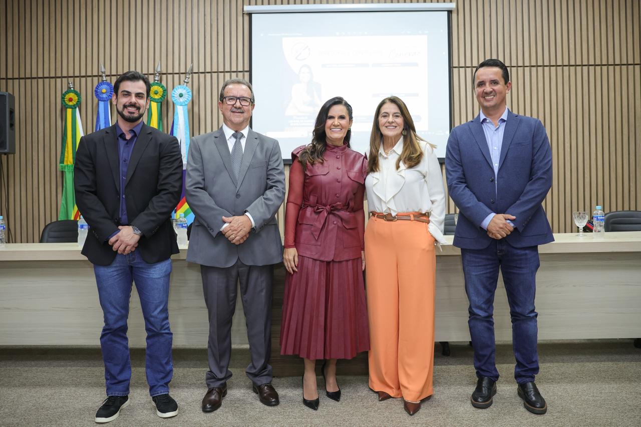 ACEC empossa nova diretoria; Primeira mulher assume comando da entidade