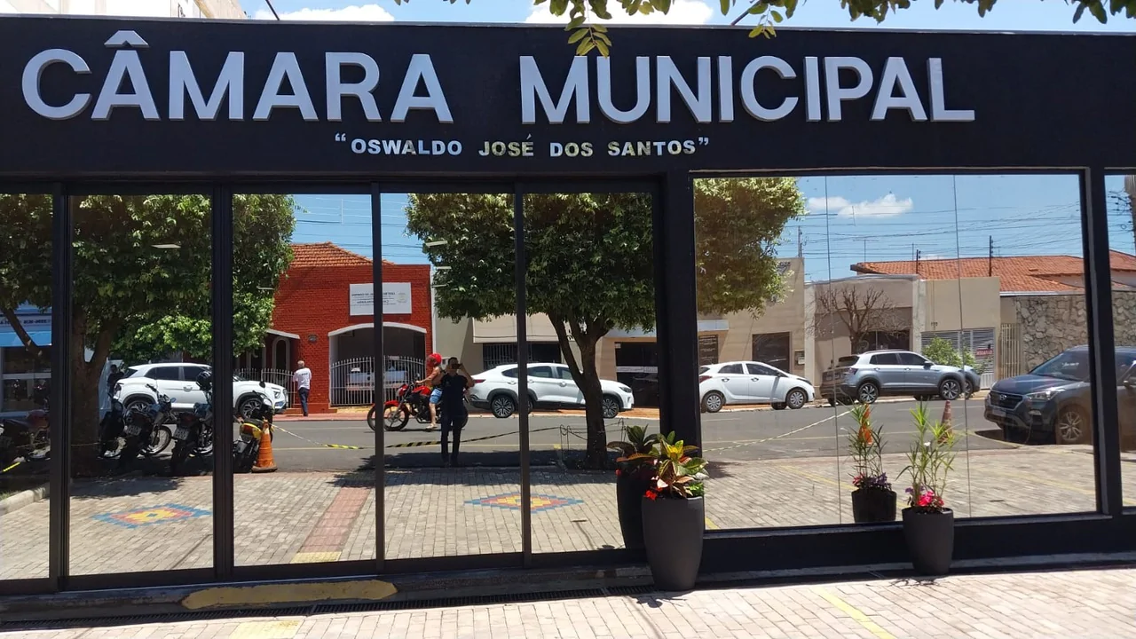 C&acirc;mara aprova amplia&ccedil;&atilde;o da licen&ccedil;a-paternidade para servidores municipais