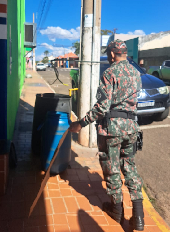 Cobra-cip&oacute; em com&eacute;rcio do centro mobiliza PMA em Cassil&acirc;ndia