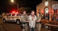 Homem &eacute; preso por causar tumulto em frente a igreja na Avenida Presidente Dutra